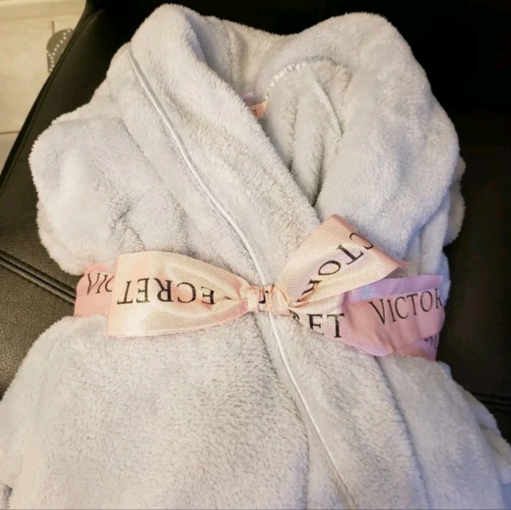 Victoria's Secret Cozy Plush Short Robe with Belt, Size M/L Blue